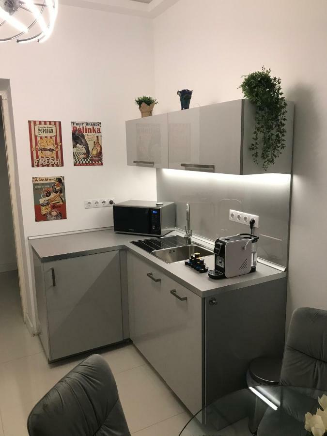 City Corso Apartman Budapest Exteriör bild