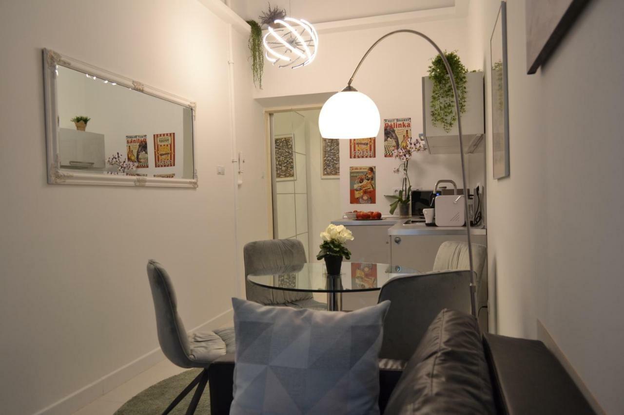 City Corso Apartman Budapest Exteriör bild