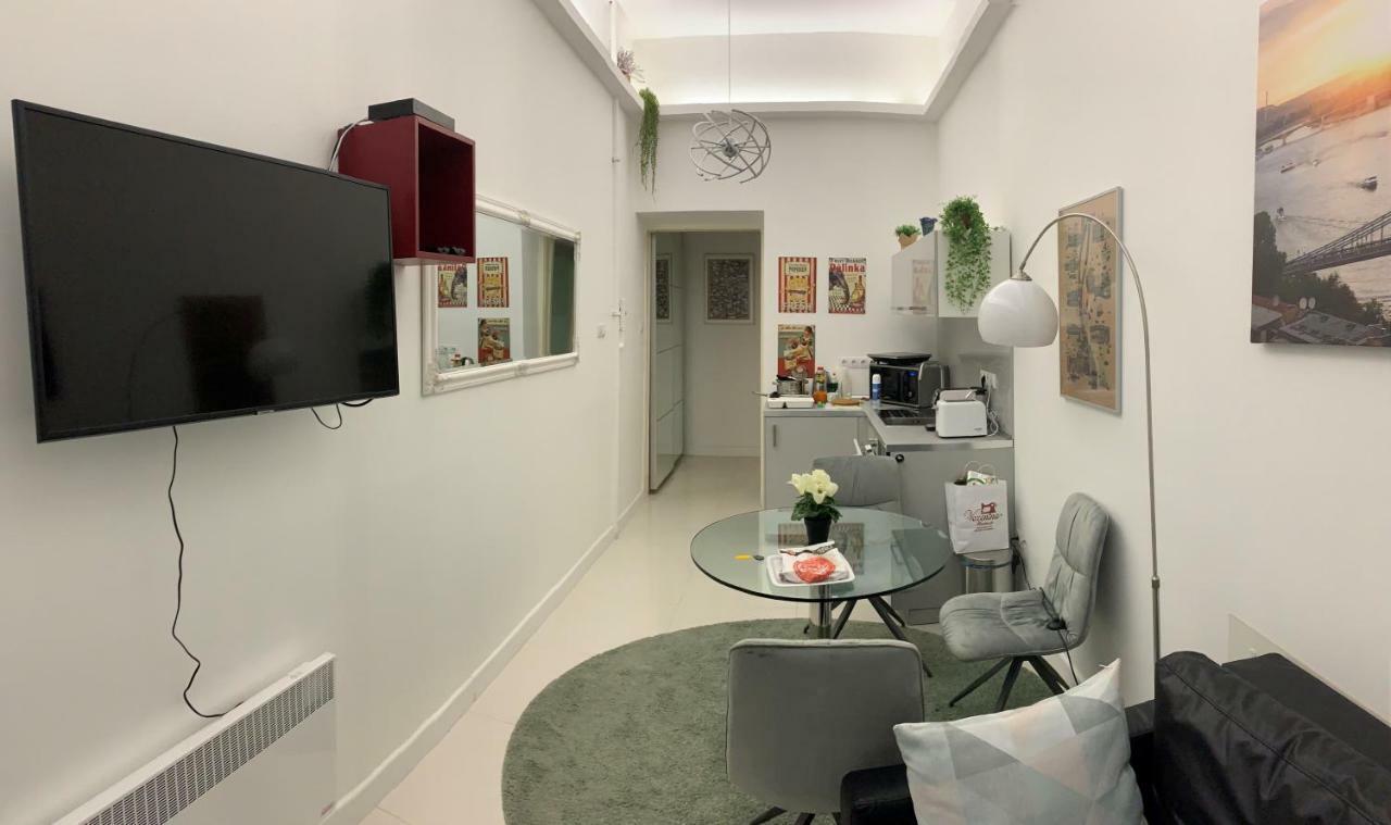 City Corso Apartman Budapest Exteriör bild