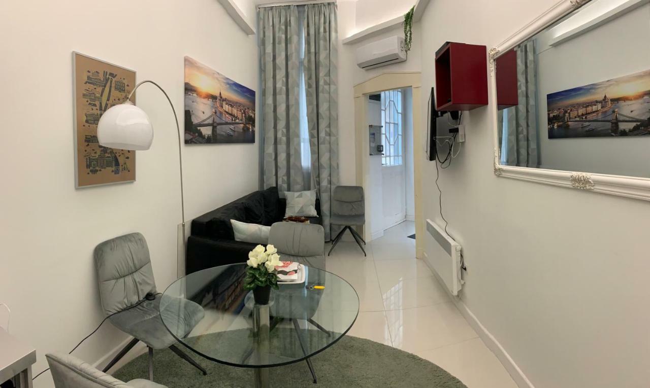 City Corso Apartman Budapest Exteriör bild
