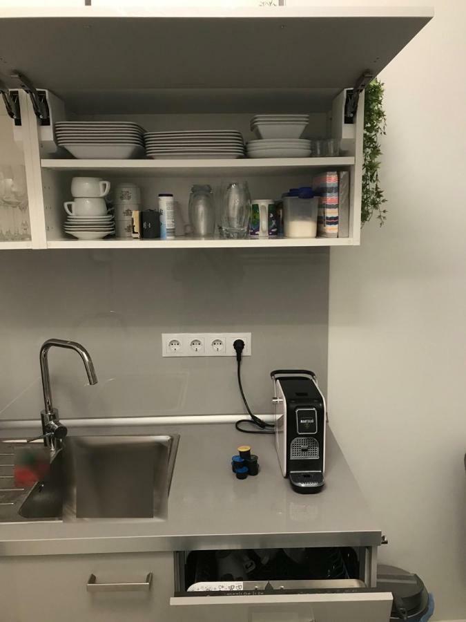 City Corso Apartman Budapest Exteriör bild